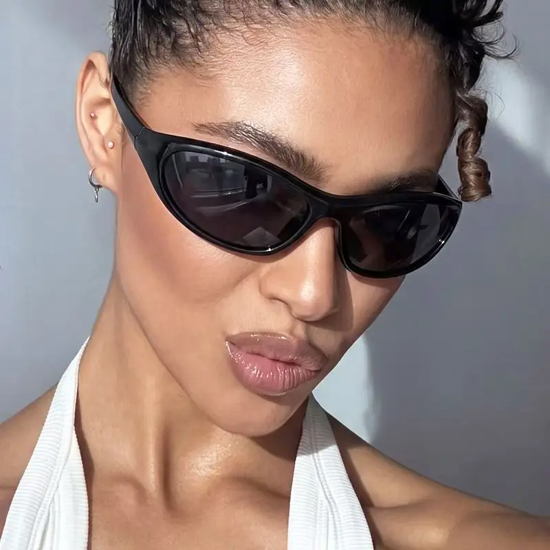 نظارات شمسية رياضية بتصميم Y2K - مراجعة Designer Sunglasses وسعره