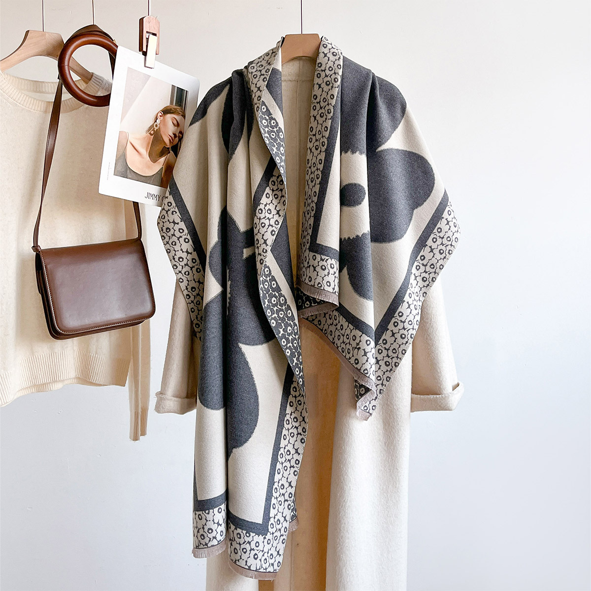 وشاح نسائي كبير بنقشة زهور جاك - مراجعة Cashmere Scarf وسعره