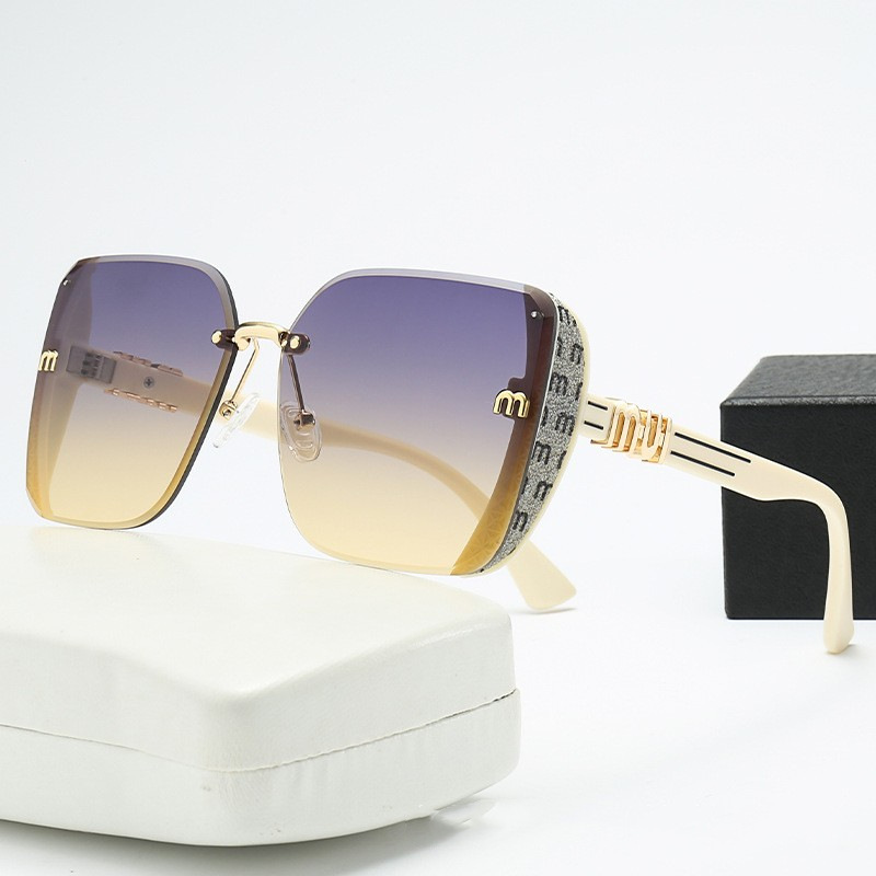 نظارات شمسية نسائية بتصميم حاف - مراجعة Designer Sunglasses وسعره