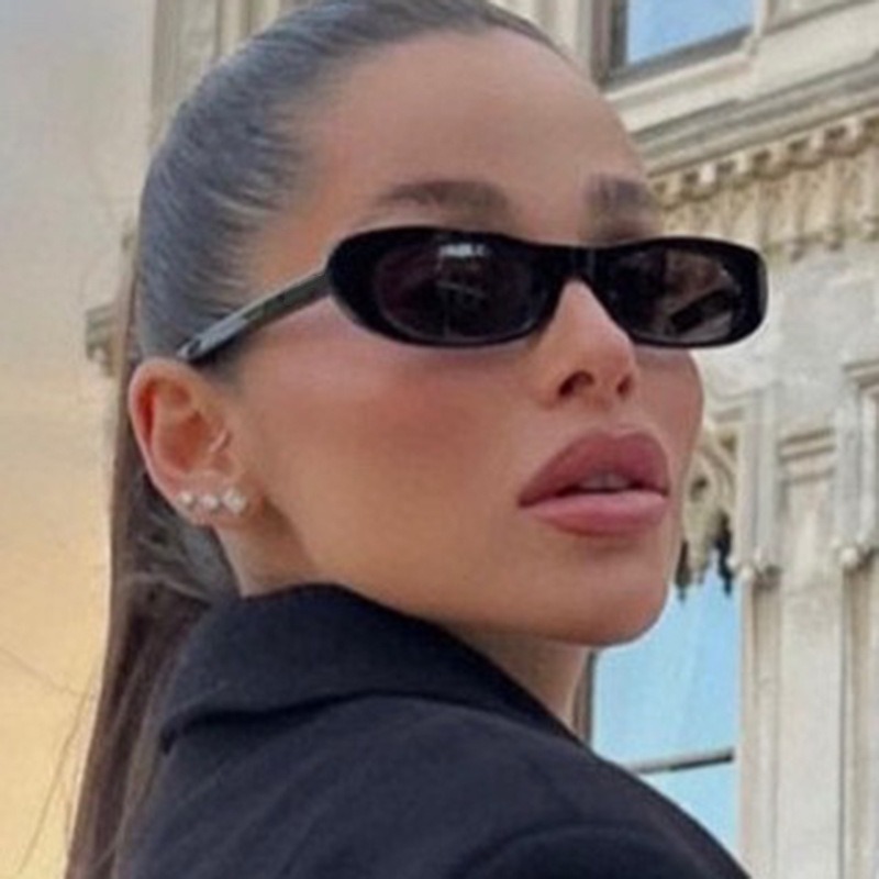 نظارات شمسية بيضاوية بإطار صغي - مراجعة Designer Sunglasses وسعره